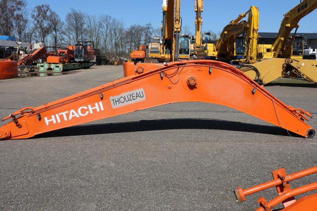 Hitachi – 7047664